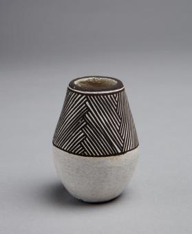 Vase, miniature